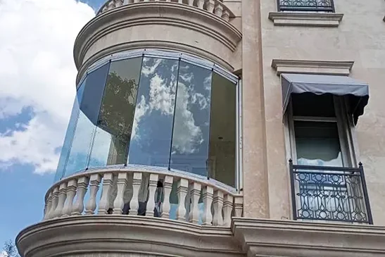 شیشه بالکنی گرد برای معماری مدرن و شیک